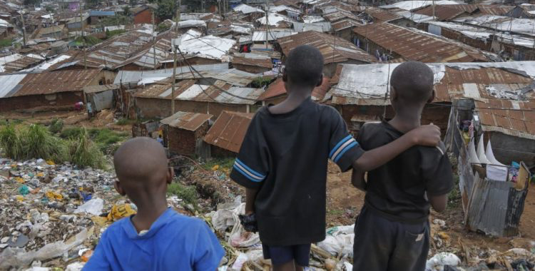 Pobreza em Angola